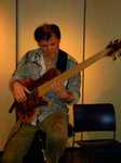 Helmut Sch�nleitner mit dem "The Base" 6-Saiter