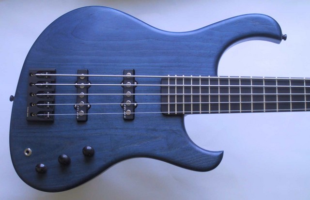 JbX blau Korpus