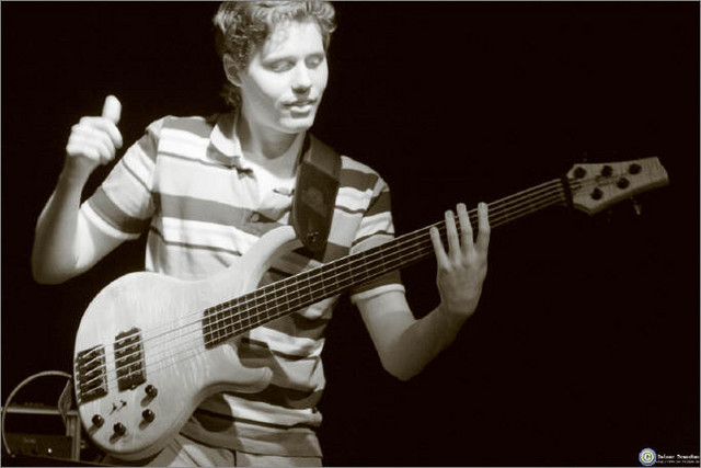 Oliver Lutz
BaseX 5-Saiter fretless