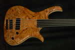 Jonas 5-Saiter fretless Ahornmaser Top
Sold to BTM-Guitars in N�rnberg