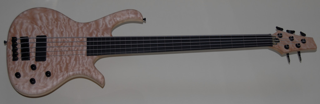 Jonas 295 Quilted Maple