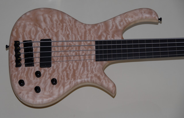 Jonasbody Quilted Maple