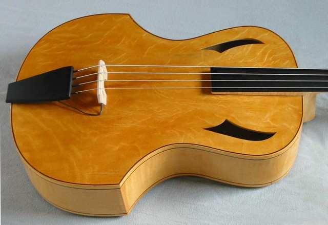 akustikbass korpus