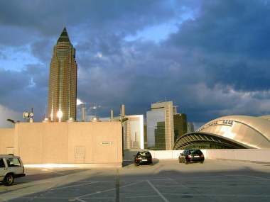 Messeturm   -  ( frankfurt musikmesse 2005)